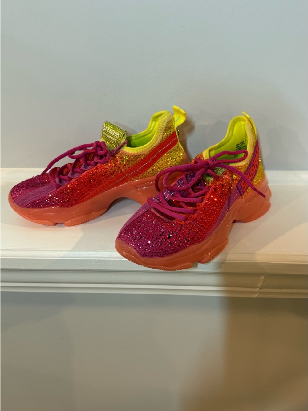 Steve Madden Maxima Rhinestone
Trainers in the Fuchsia Ombre colorway